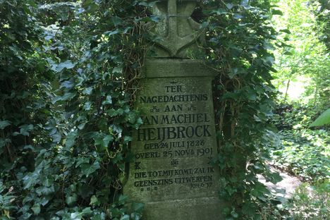 Huis te Vraag Cemetery