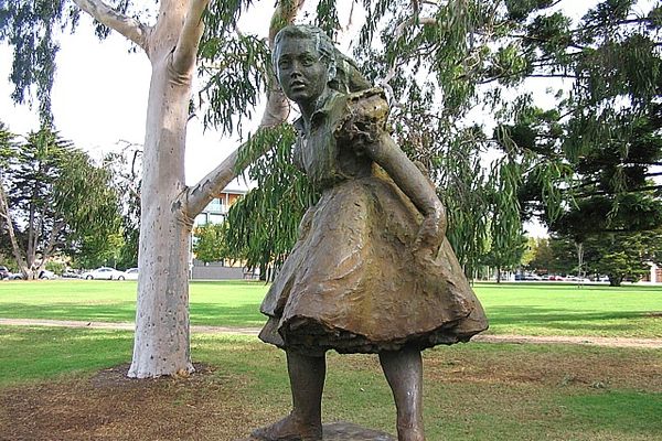 Alice sculpture by John Dowie.