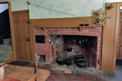 Royall House and Slave Quarters