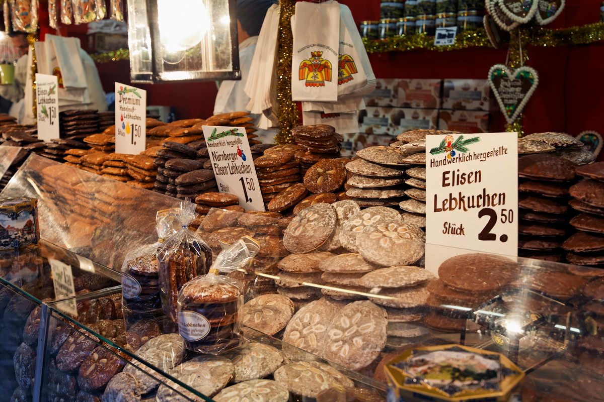Traditional <em>Elisenlebkuchen</em> for sale at a Christmas market in Nuremberg.
