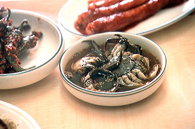 Fresh crabs in spiced soy sauce.