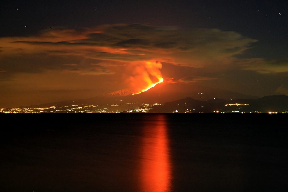Lava from Mount Etna could hit 10 different municipalities.