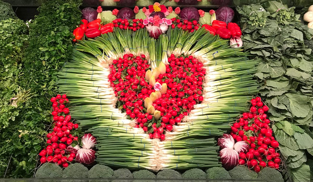 The whites of the scallions provide a brightening effect.