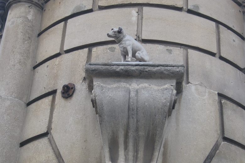 Nipper, the Listening Dog – Bristol, England - Atlas Obscura