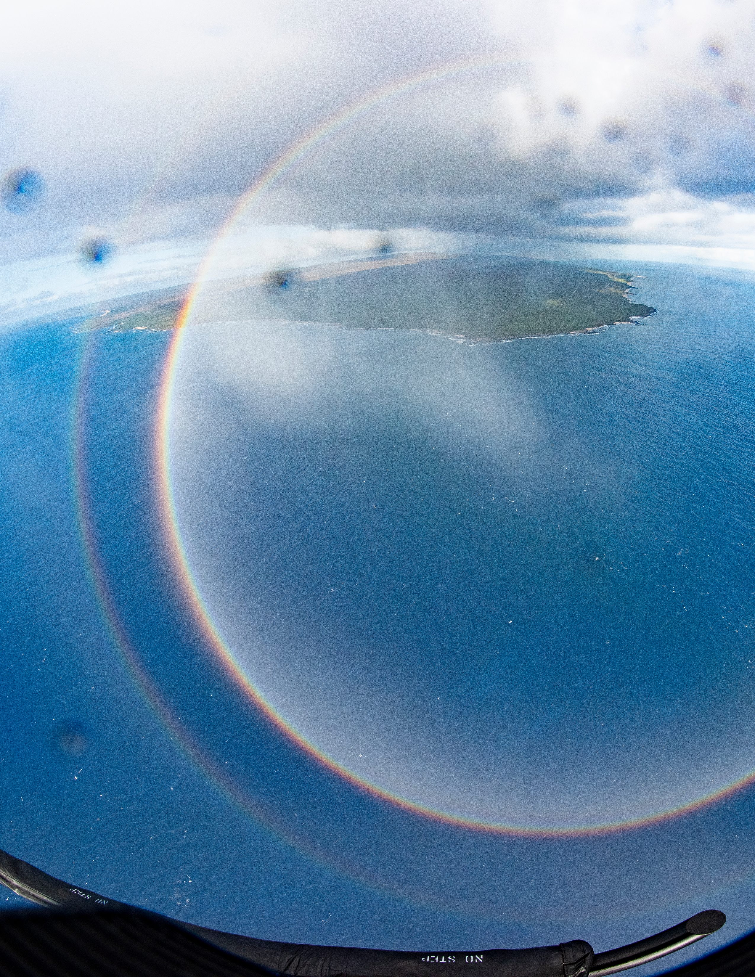 See the New Pink Water in Hawaii That Changed Color Over One Weekend -  Atlas Obscura