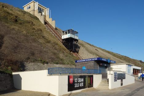 Fisherman's Walk Cliff Lift.