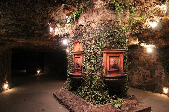 Labyrinth under the Buda Castle Hill - Budapest Cave Tour - Buda Castle
