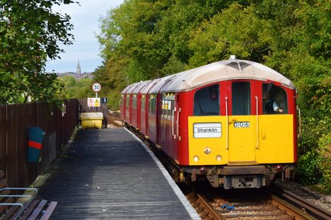 483 006 at Smallbrook Junction, September 2020.
