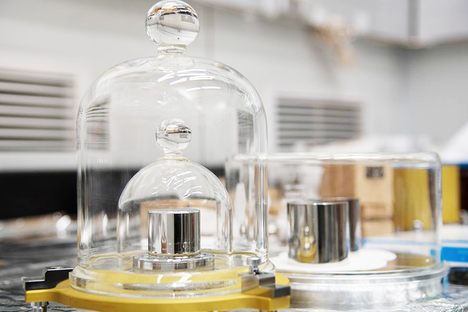 NIST kilogram masses characteristic of the National Prototype Standard
