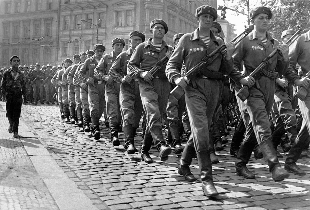 Советские солдаты в Праге 1968