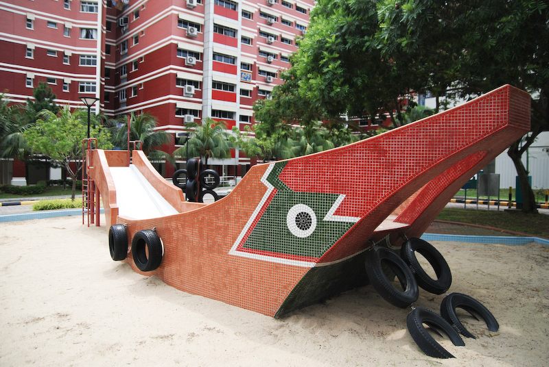 Sampan-shaped playground equipment.