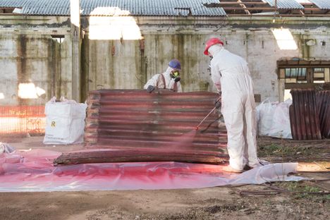 The Slow Demise of Asbestos, the Carcinogen That Gave 'The Wizard of Oz' Snow