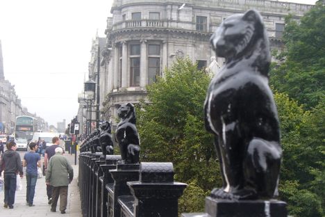 Kelly's Cats on Union Bridge
