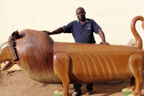 Paa Joe and his Lion coffin