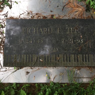 Jazz pianist Richard Tee's grave