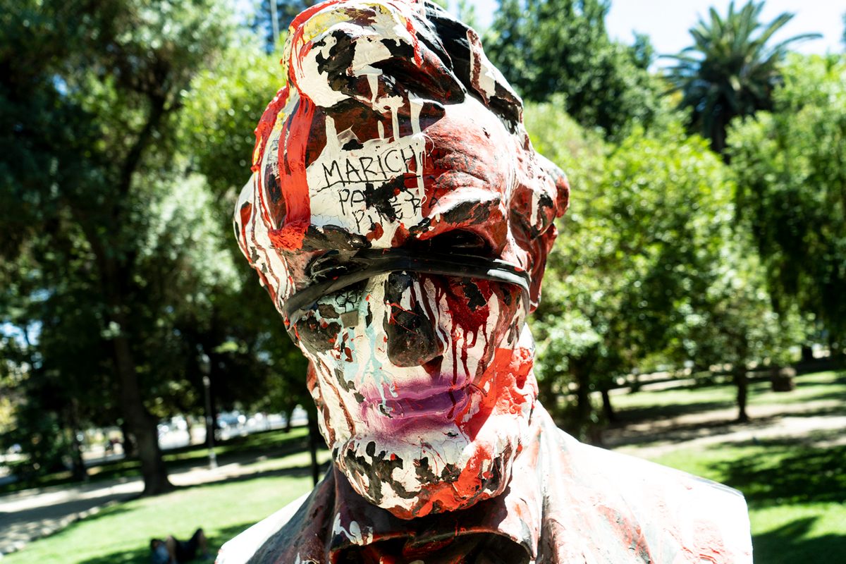 A bust of Abraham Lincoln, erected in 1904 in Santiago.