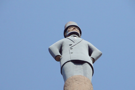 Lincoln at the top of the pole in Springfield