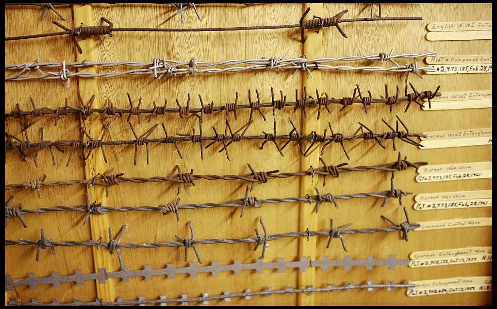 types of barbed wire