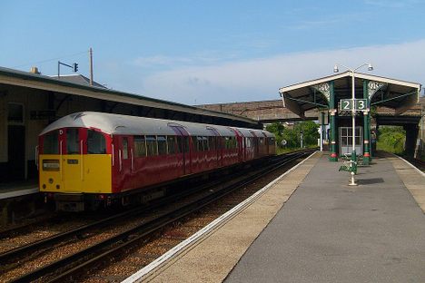 Island Line Class 483 No. 004 in London Underground livery at Ryde St. Johns Road.