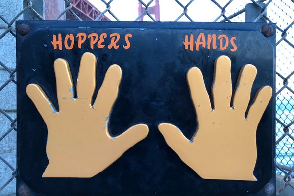 Hoppers Hands in San Francisco Giants orange in 2018.