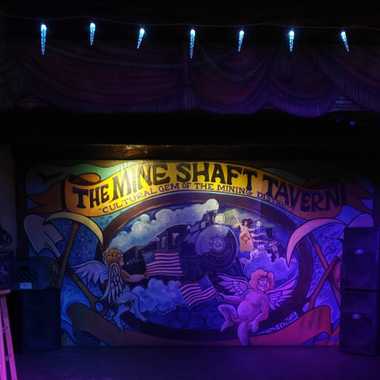 The bar's stage features art by Tinkertown folk artist Ross Ward.