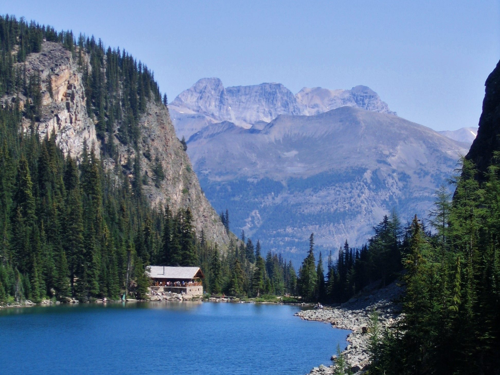 Natural beauty and a good cup of tea have kept the teahouses in business.