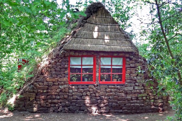 The more luxurious sod huts on the peat colony also had windows.