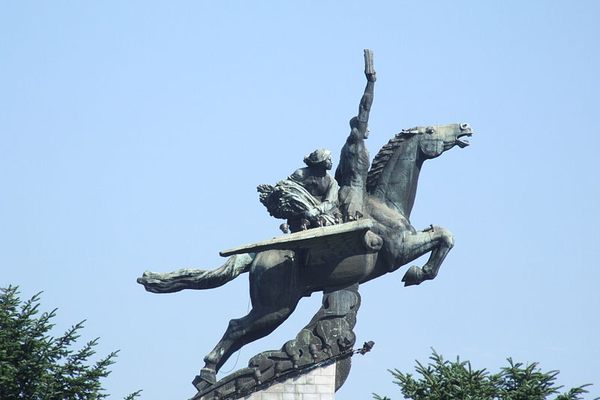 Chollima Statue