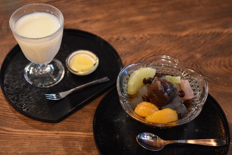 Enjoy the classic kanmi-dokoro fare.