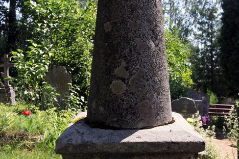 Penis-Shaped Tombstone