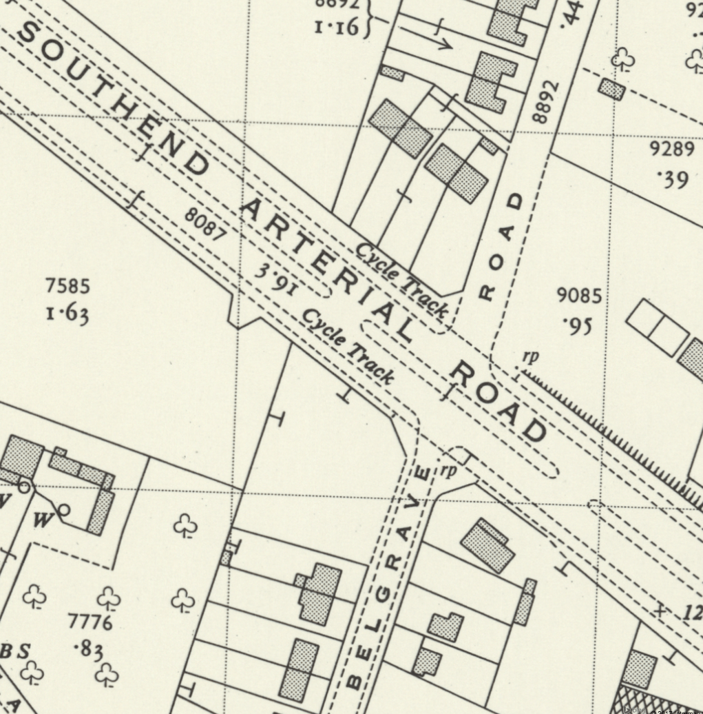 Map of Southend Arterial Road (now A127), complete with bike highway or "cycle track."