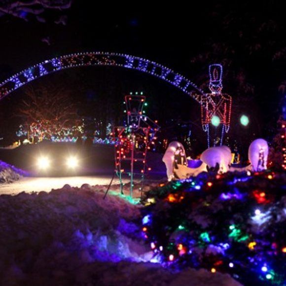 Chippewa Falls Christmas Village – Chippewa Falls, Wisconsin - Atlas ...