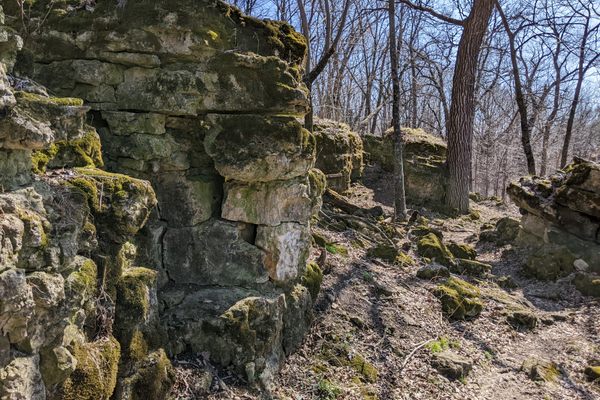 Brady’s Rocks are the southernmost surface exposure of the massive Niagara Escarpment.