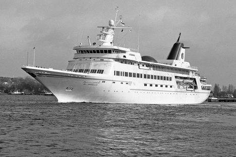 The Al-Mansur in 1982.