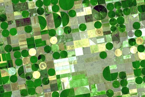 Center-pivot irrigation observed from above Finney County, Kansas.