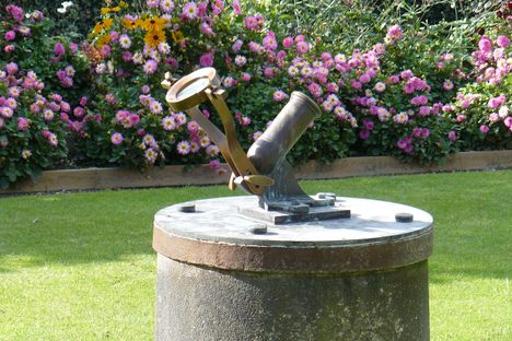 Close-up of the small cannon