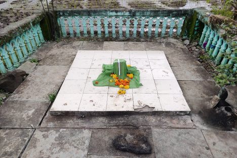 Tomb of Ishtur Phakda