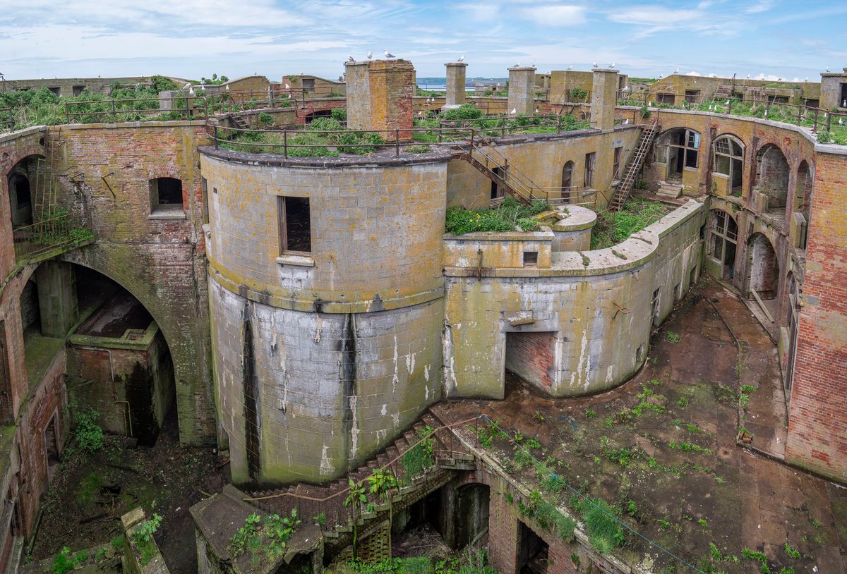 For nearly 100 years, the fort saw little more than bird droppings and plant life. 