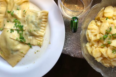 Maultaschen can contain a number of different fillings. 