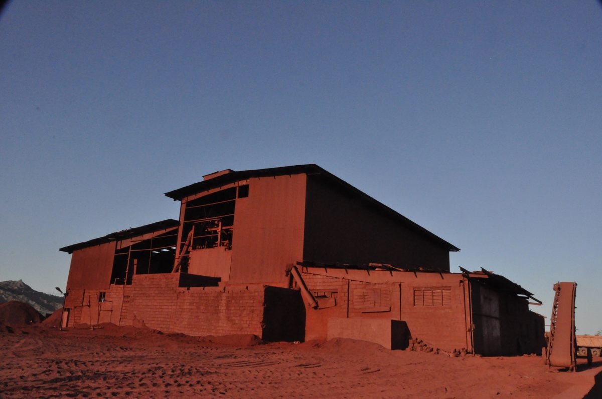A relic of commercial mining for gelak, which is now restricted.