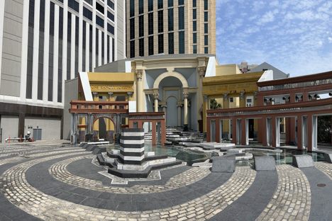 Wide angle of the Piazza.