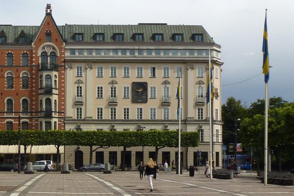 The house at Norrmalmstorg where Kreditbanken was once located.