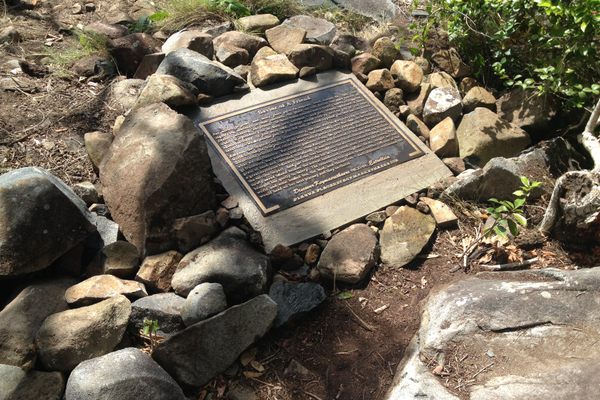 Plaque with stone arrangement