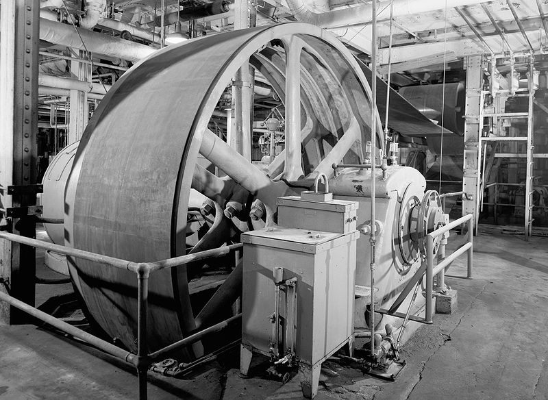 A steam engine power transmission system at the Utah Sugar Company's Garland Beet Sugar Refinery.