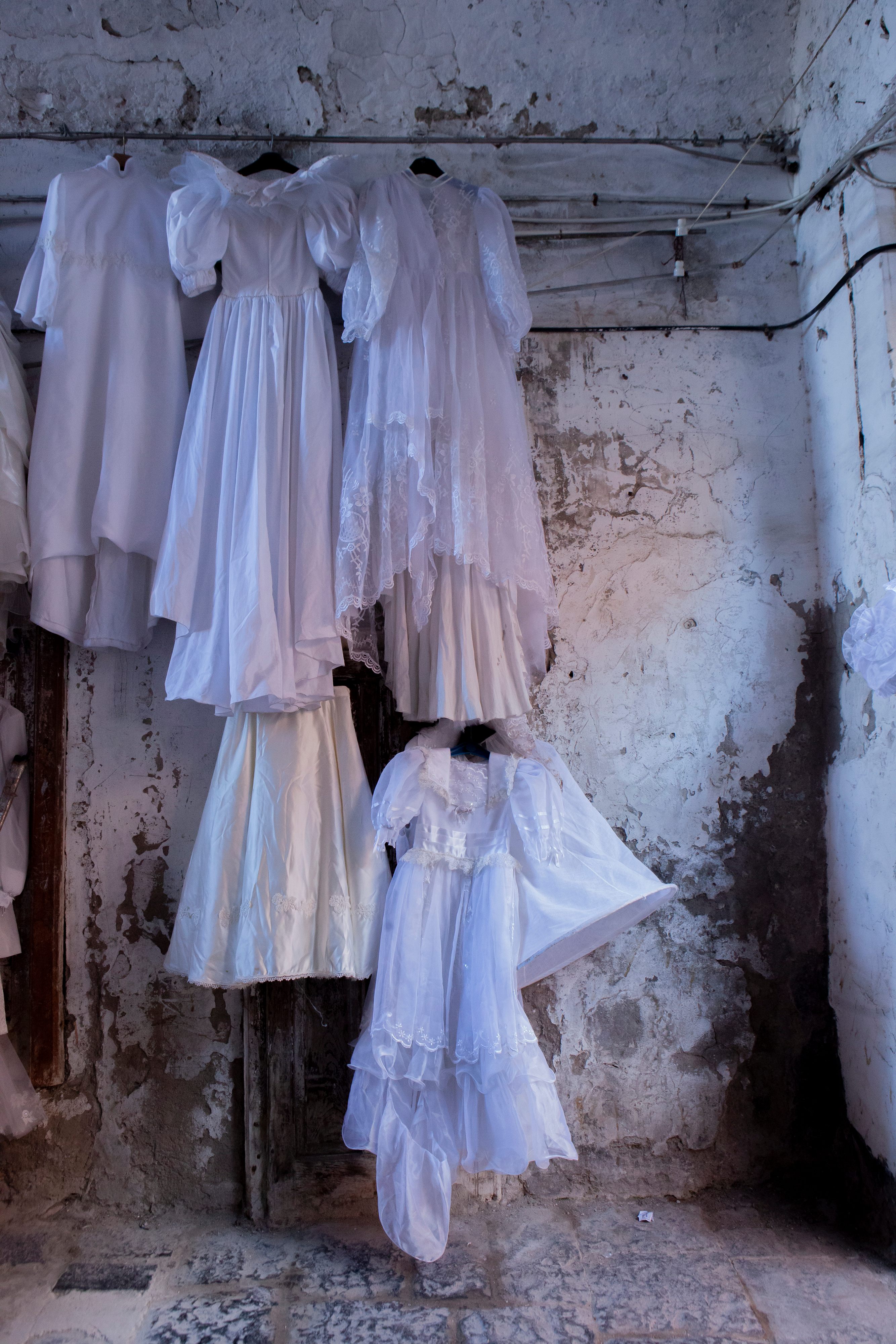 Ciro De Gaetano sells vintage wedding dresses.