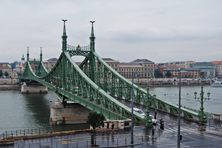 The Liberty Bridge replaced the destroyed Ferenc József Bridge in 1946.