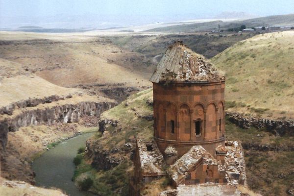 Ani and USSR frontier (picture made in 1991)