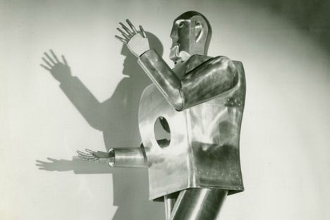 The Sensational Return of a Smoking, Walking, Talking World's Fair Robot