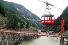 The Hell’s Gate Airtram gondola and footbridge.