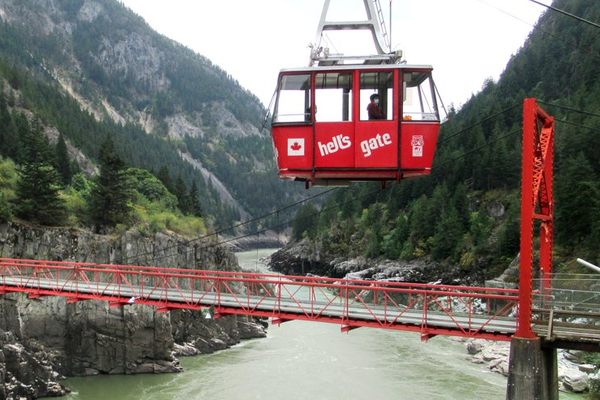 The Hell’s Gate Airtram gondola and footbridge.